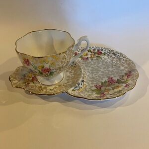 Queen Anne Teacup Fine Bone China Snack Plate Floral Gold 5397